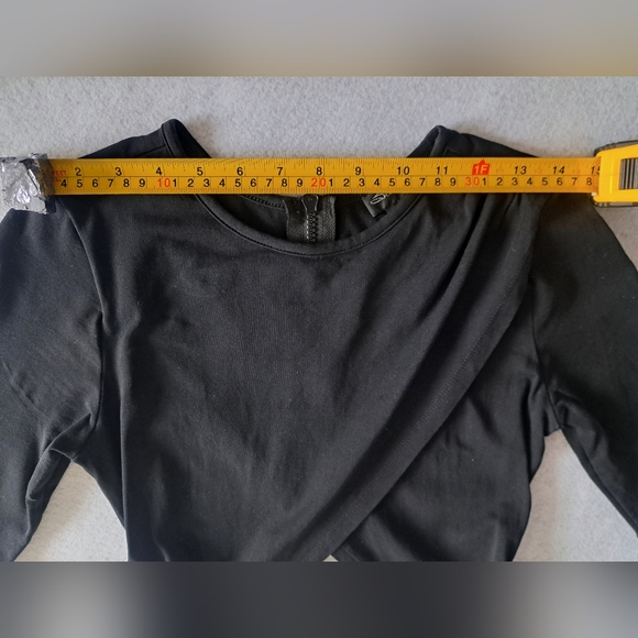 Elegant Bodycon Black Dress - Picture 4 of 9